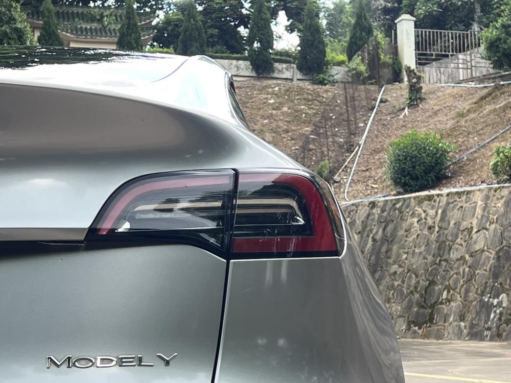Tesla Model Y 2022 #8 Tesla Model Y 2022 car image #8