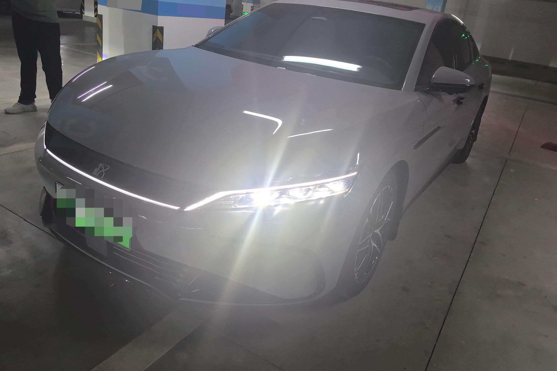 BYD Han 2025 汽车图片 