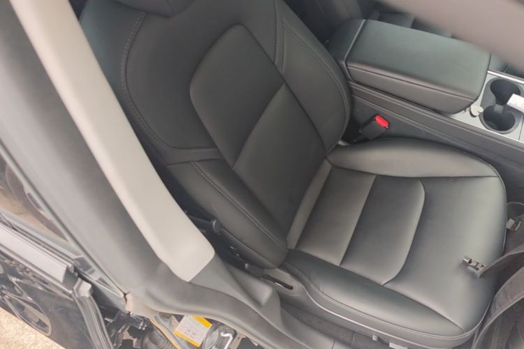 Tesla Model 3 2023 car image #24