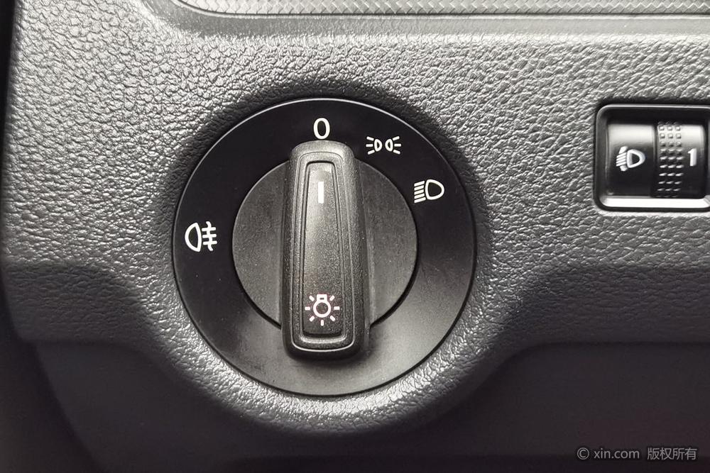 Volkswagen Santana 2015 car image #16