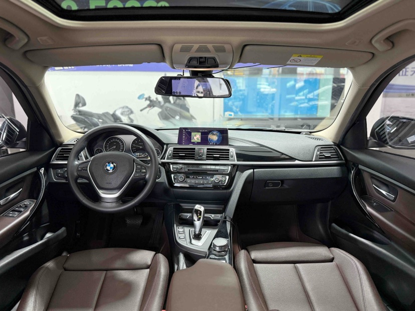 BMW 3 Series 2019 car image #5