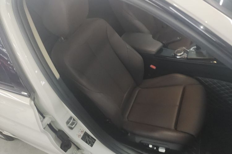 BMW 3 Series 2019 image de voiture #24