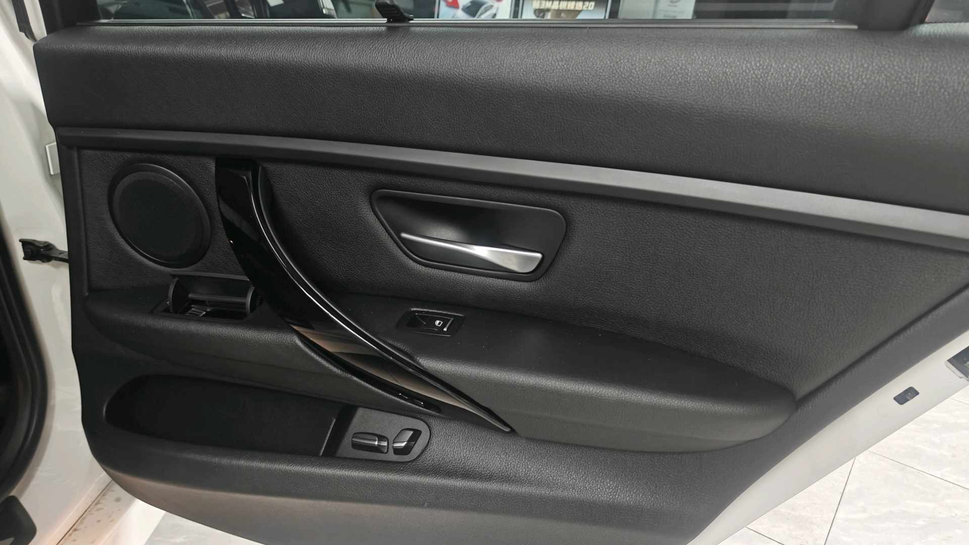BMW 3 Series 2017 car image #5