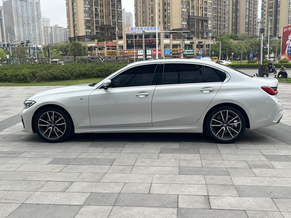 BMW 3 Series 2019 car image #4