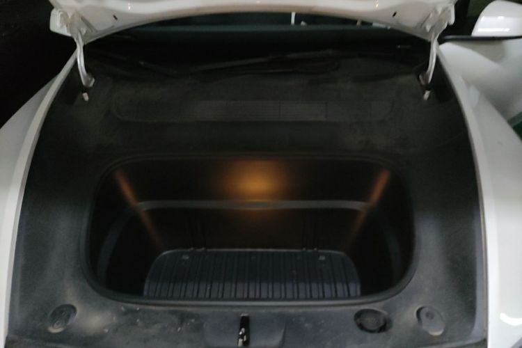 Tesla Model Y 2025 #22 Tesla Model Y 2025 car image #22