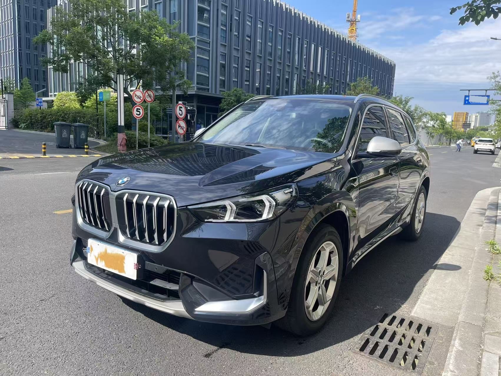 BMW X1 2023 car image 