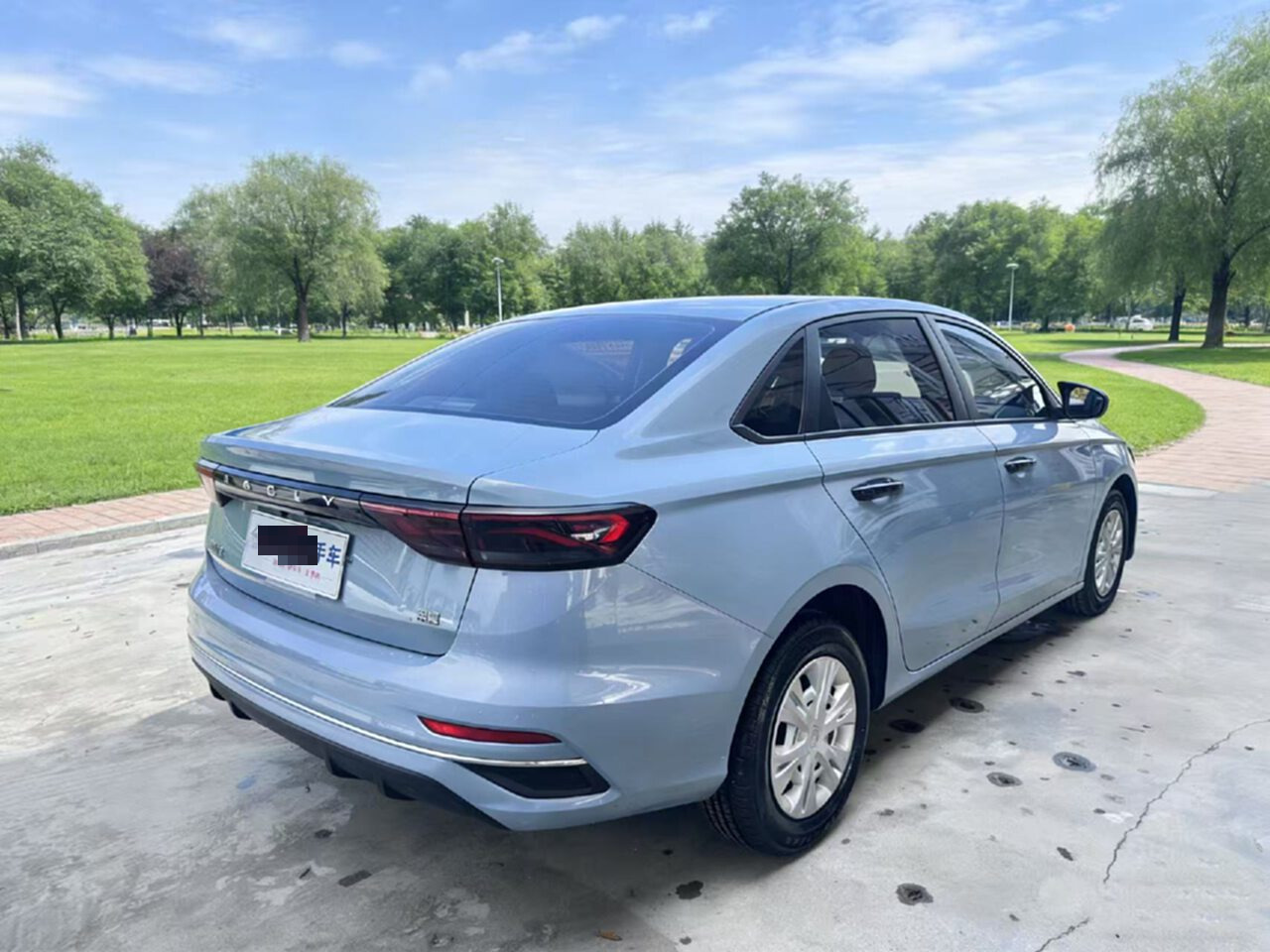GEELY Emgrand 2023 imagen de coche #9