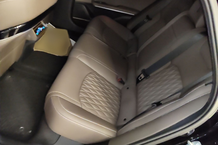 BYD Han 2024 car image #17