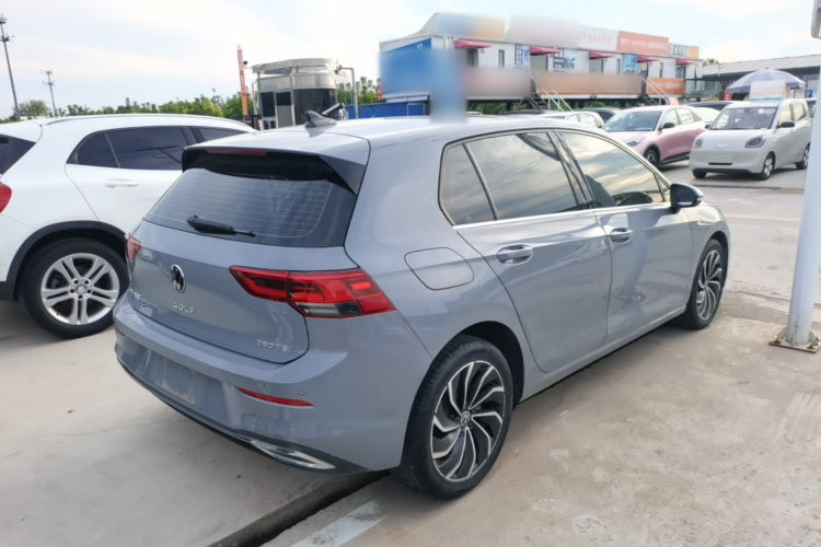 Volkswagen Golf 2022 car image #5