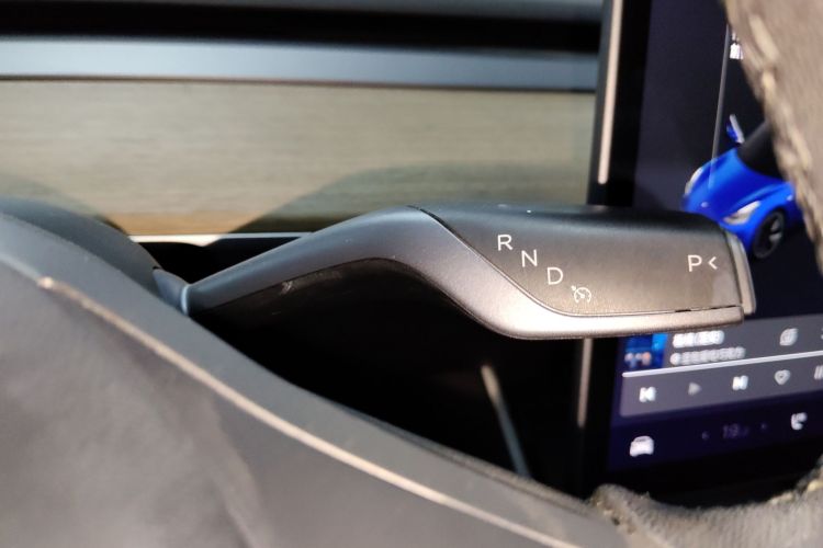 Tesla Model 3 2020 car image #14