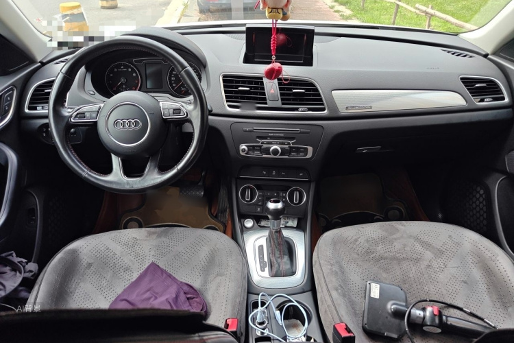 Audi Q3 2016 car image #11