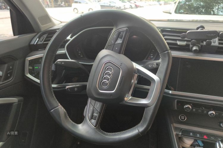Audi Q3 2023 car image #12
