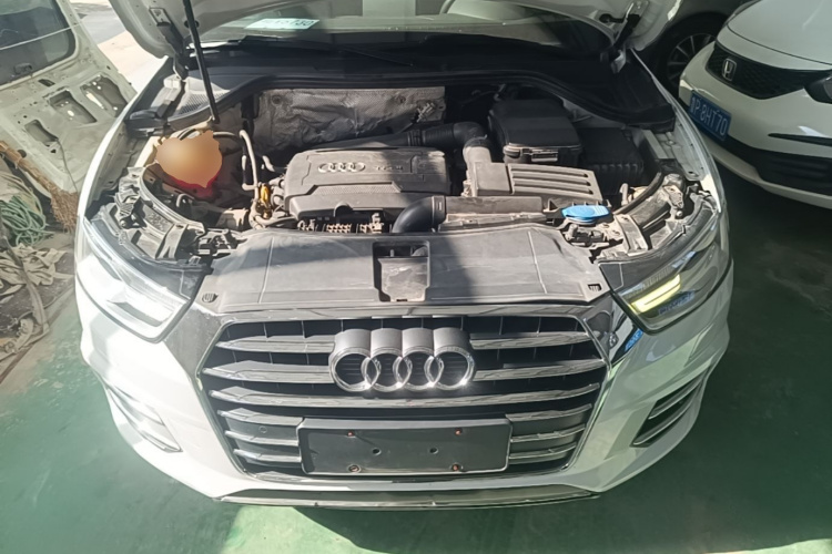 Audi Q3 2016 car image #22