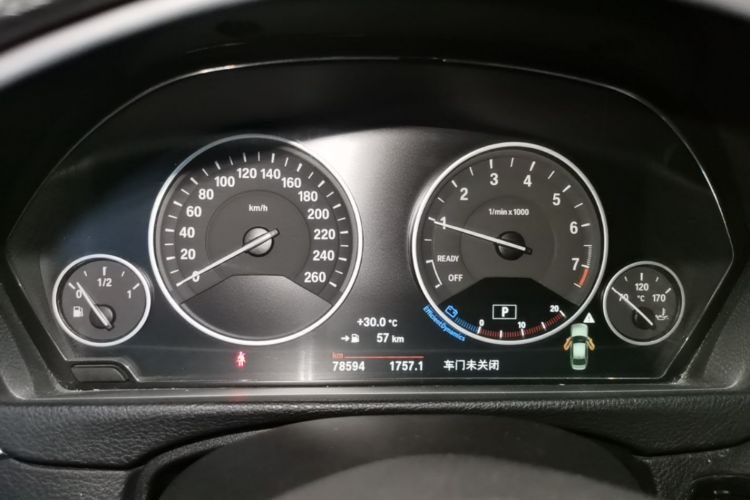 BMW 3 Series 2019 car image #12