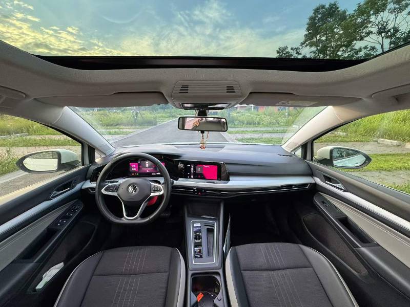 Volkswagen Golf 2021 car image #6