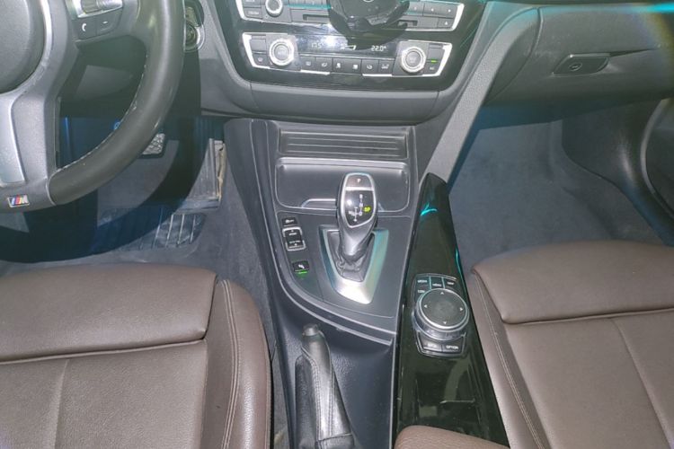 BMW 3 Series 2018 #18 BMW 3 Series 2018 car image #18