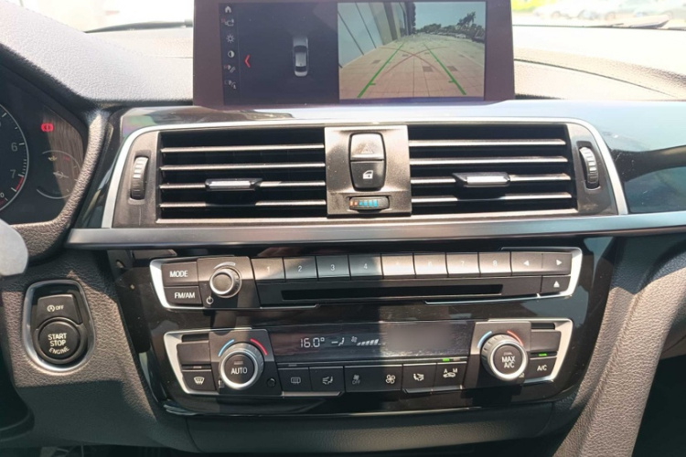 BMW 3 Series 2019 #22 BMW 3 Series 2019 car image #22