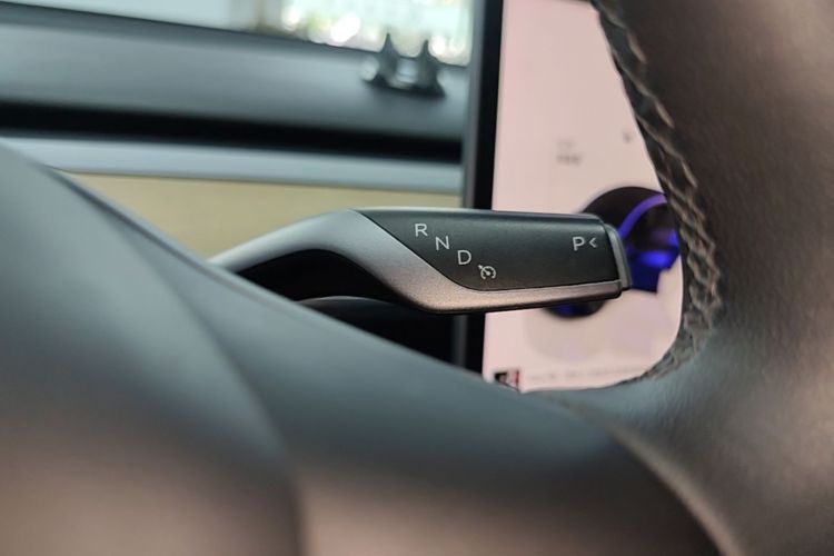 Tesla Model Y 2022 #14 Tesla Model Y 2022 car image #14