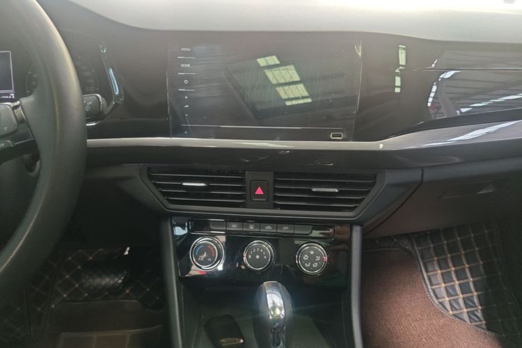 Volkswagen Bora 2022 immagine di auto #13