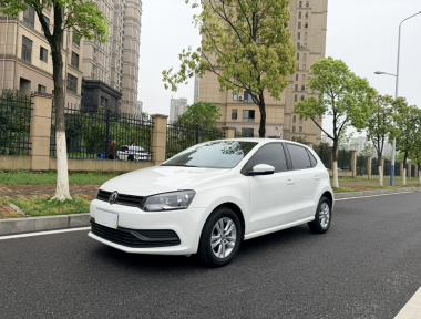 Volkswagen Polo 2019 car image 