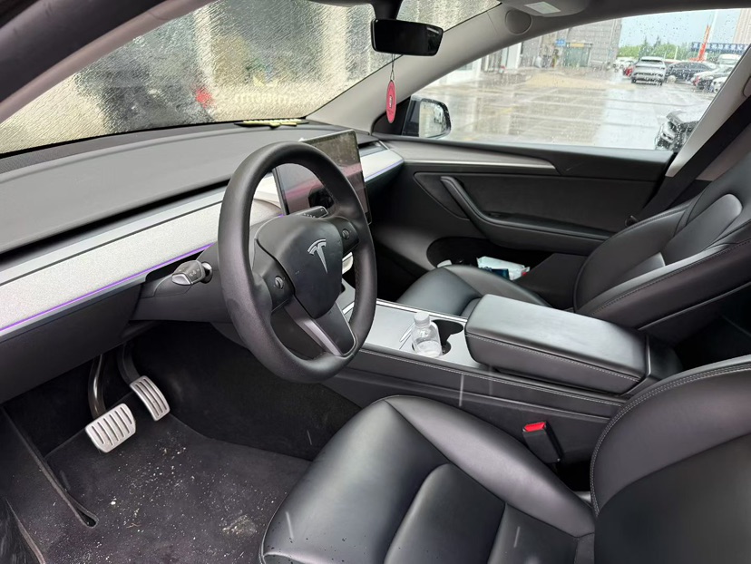 Tesla Model Y 2023 #3 Tesla Model Y 2023 car image #3