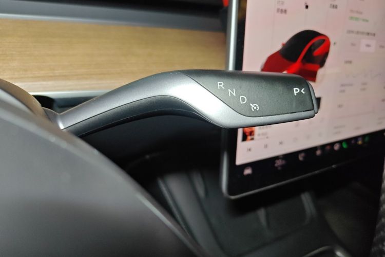 Tesla Model 3 2022 car image #14