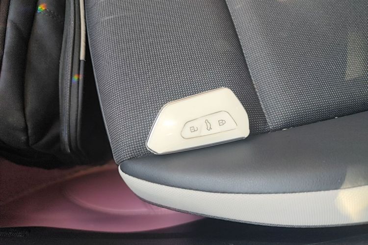Volkswagen Golf 2022 car image #9