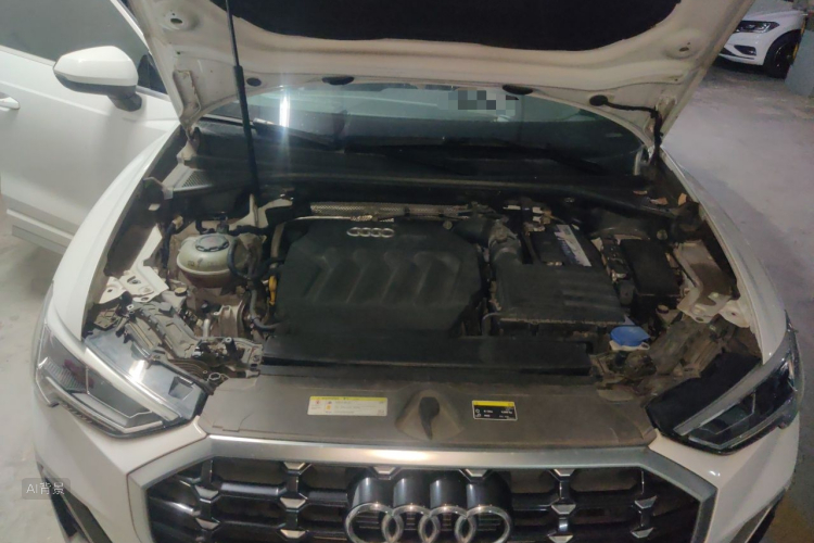 Audi Q3 2019 car image #22