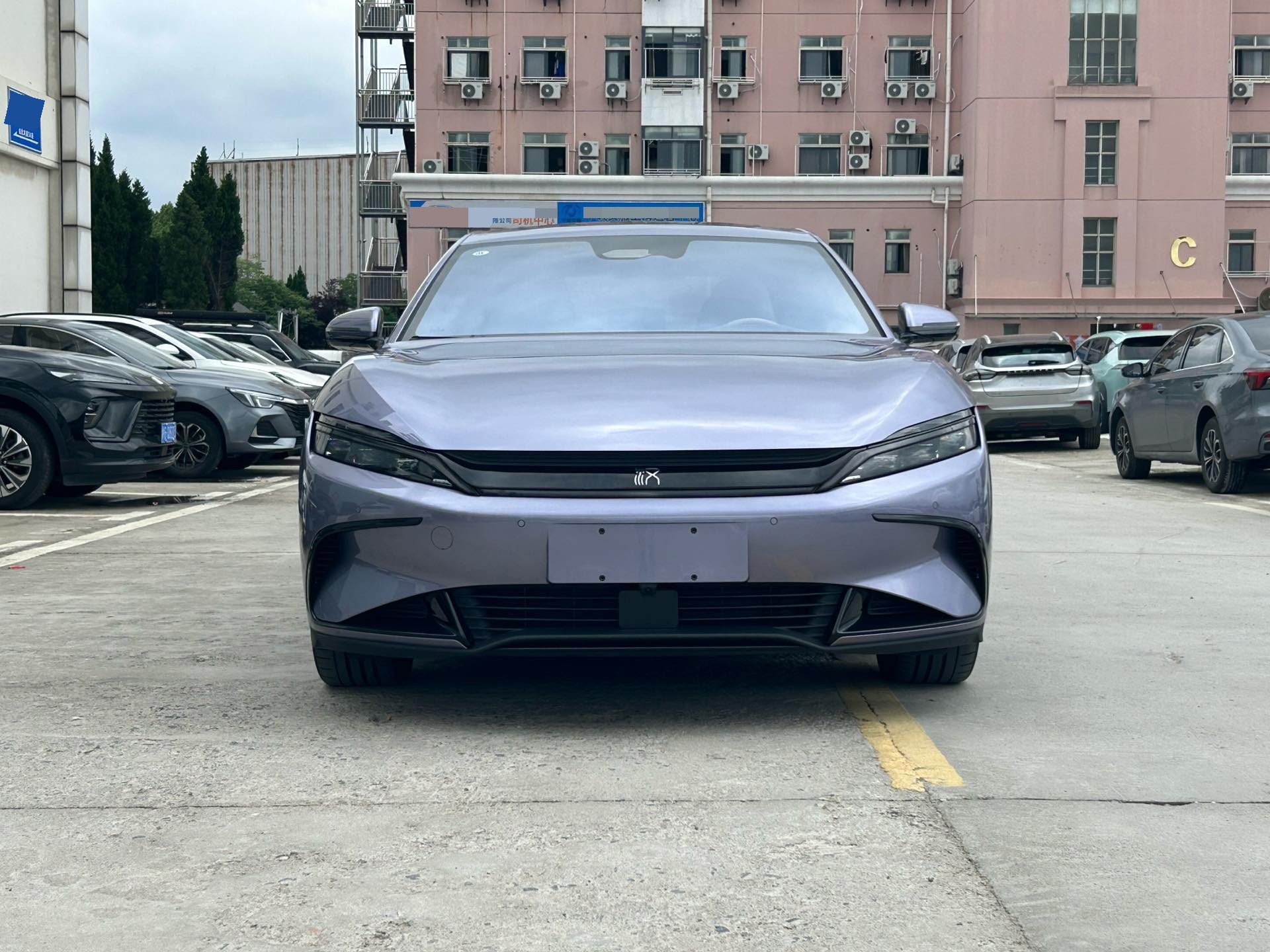 BYD Han 2024 car image #2