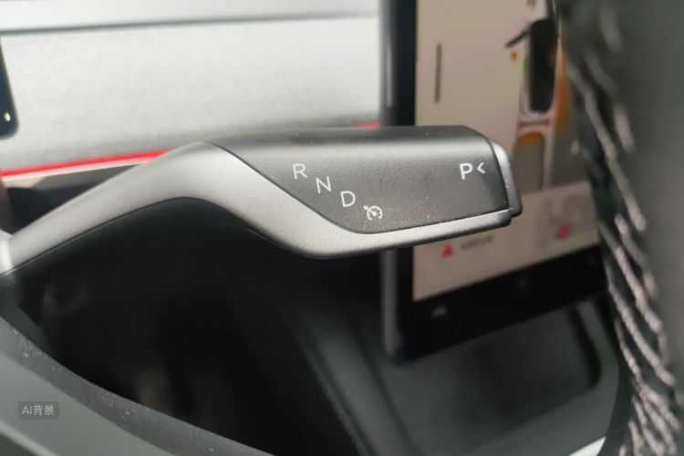 Tesla Model Y 2024 #16 Tesla Model Y 2024 car image #16