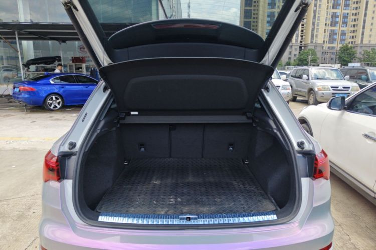 Audi Q3 2024 car image #19