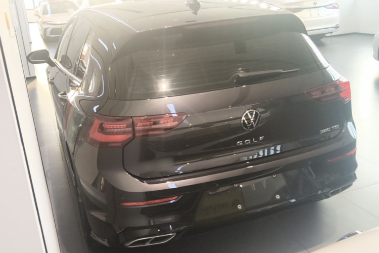 Volkswagen Golf 2021 car image #5