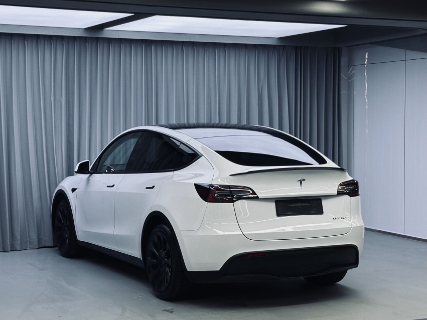 Tesla Model Y 2022 #7 Tesla Model Y 2022 car image #7