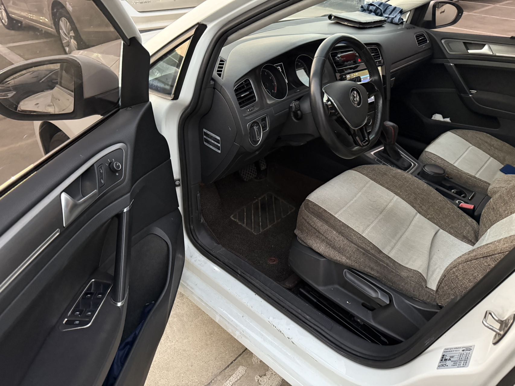 Volkswagen Golf 2015 car image #2