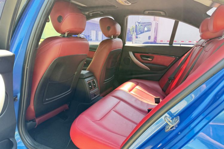 BMW 3 Series 2017 immagine di auto #11