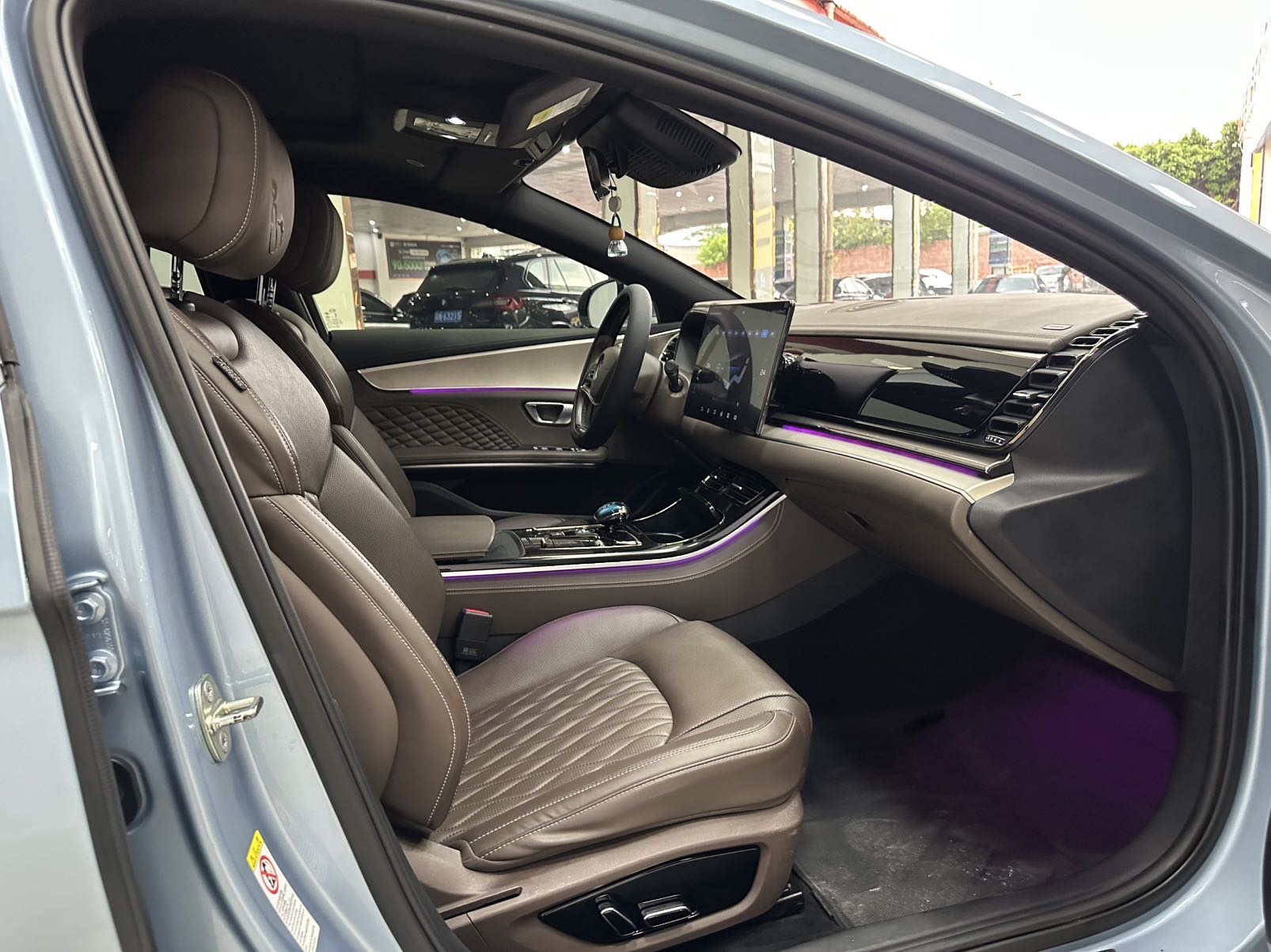 BYD Han 2023 car image #10