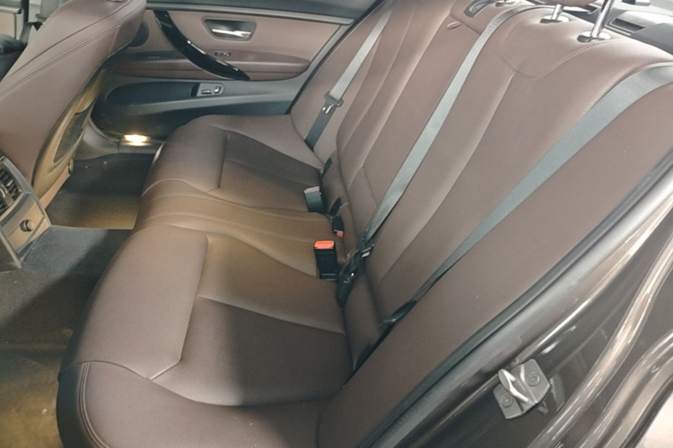 BMW 3 Series 2018 #17 BMW 3 Series 2018 car image #17