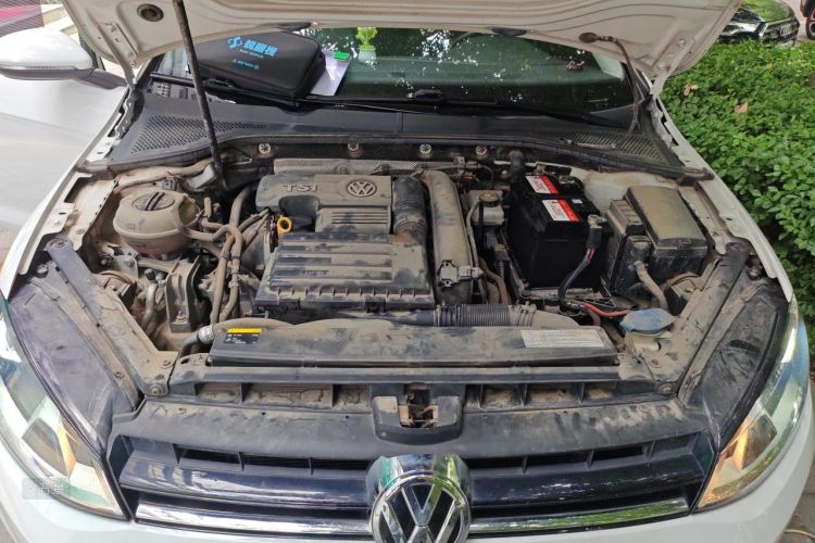 Volkswagen Golf 2017 car image #22