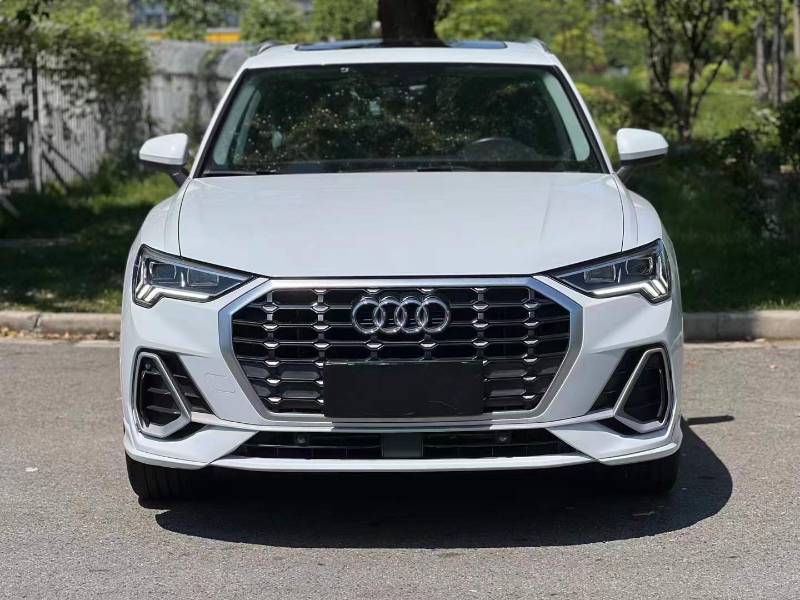 Audi Q3 2020 car image #2