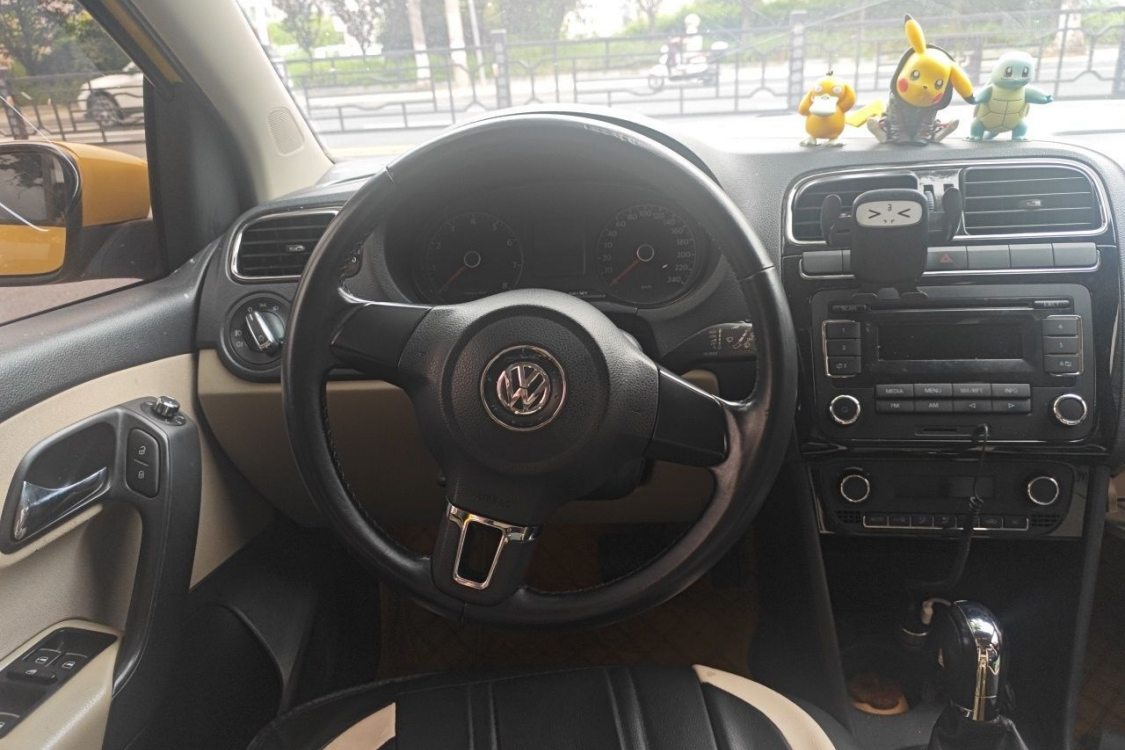 Volkswagen Polo 2012 #22 Volkswagen Polo 2012 car image #22