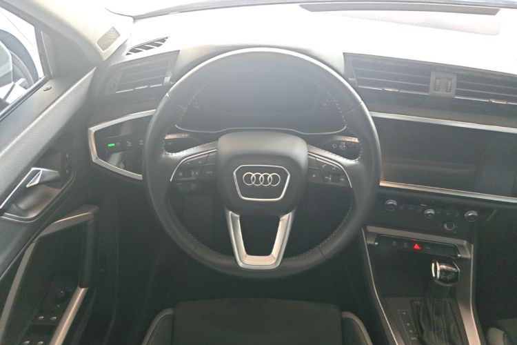 Audi Q3 2019 #11 Audi Q3 2019 car image #11
