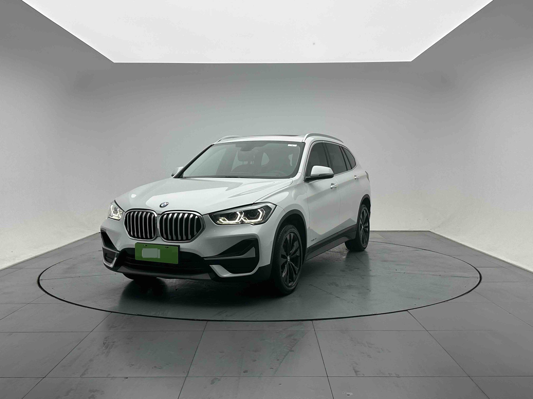 BMW X1 2021 BMW X1 2021 car image