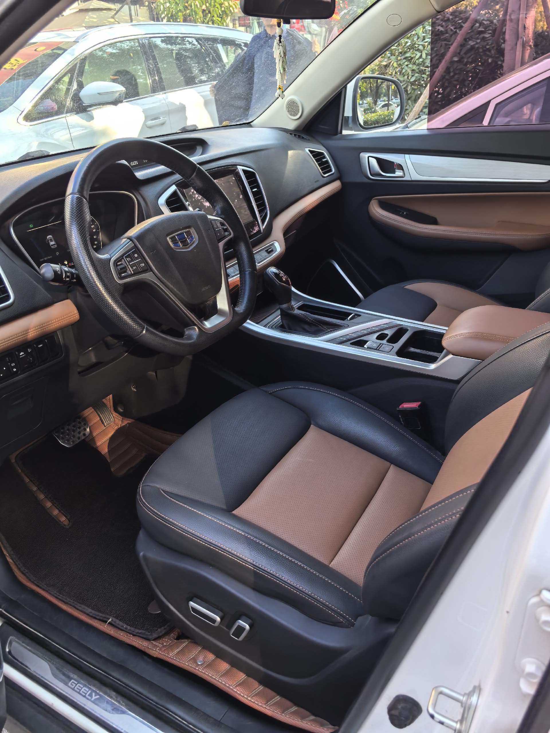 GEELY Vision X6 2018 image de voiture #4