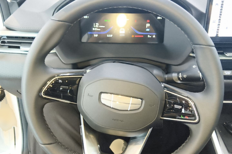 GEELY Emgrand 2026 car image #11