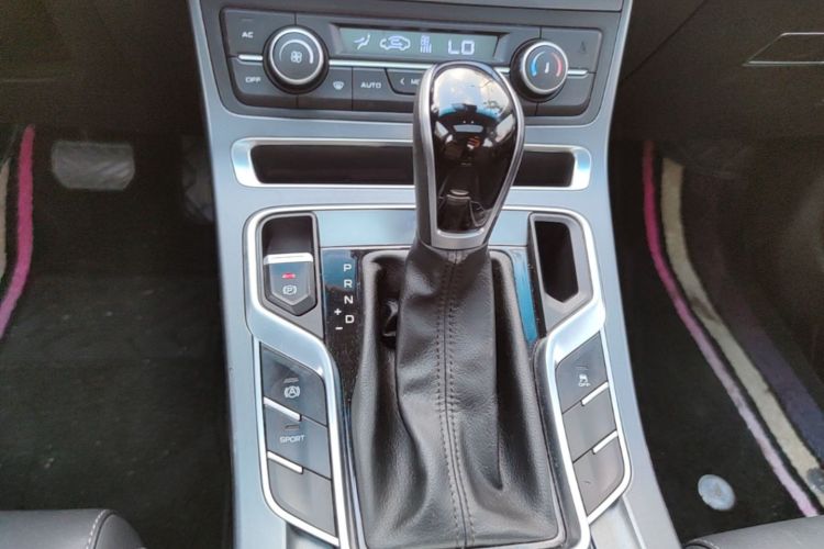 GEELY Emgrand 2019 #14 GEELY Emgrand 2019 صورة سيارة #14
