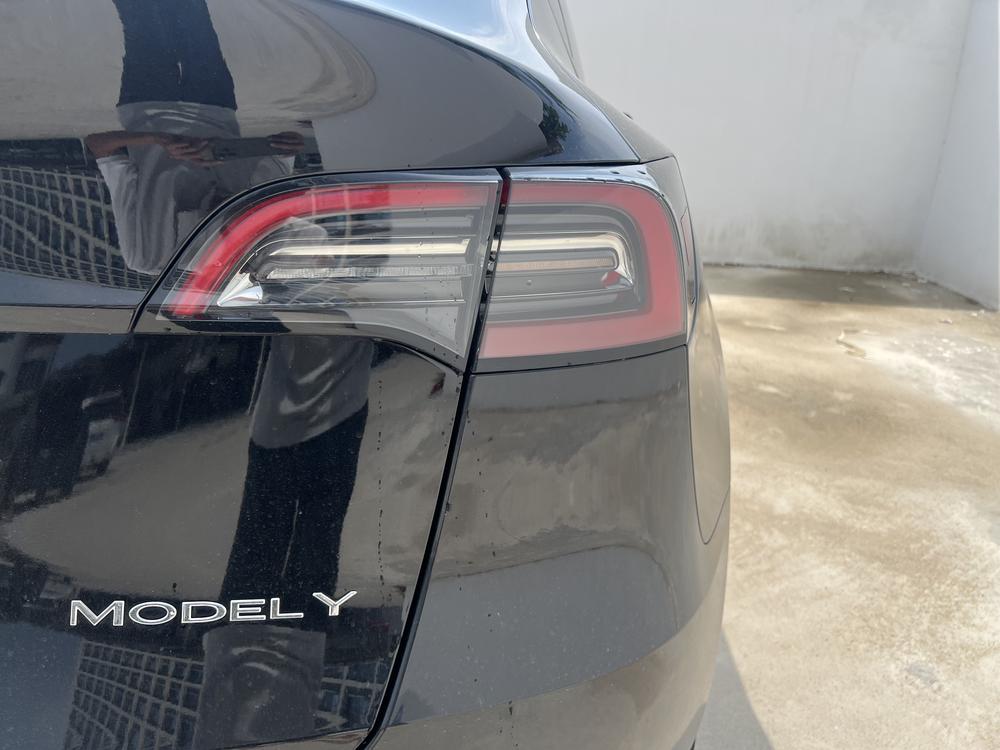 Tesla Model Y 2023 car image #8