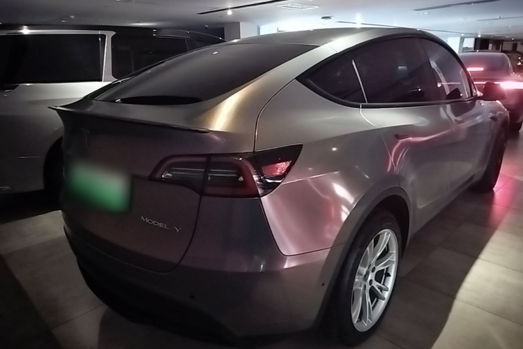 Tesla Model Y 2023 #7 Tesla Model Y 2023 immagine di auto #7