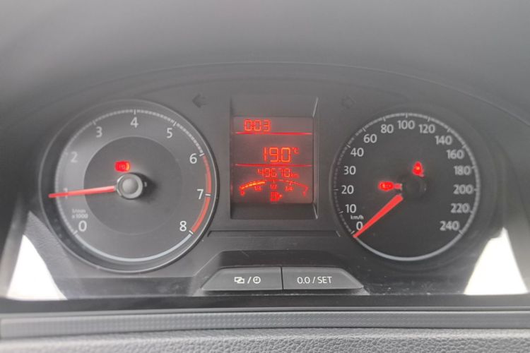 Volkswagen Santana 2021 imagen de coche #12