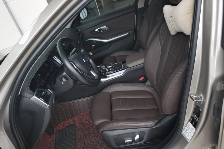 BMW 3 Series 2019 #15 BMW 3 Series 2019 car image #15