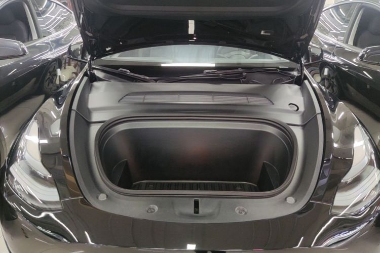 Tesla Model Y 2023 #20 Tesla Model Y 2023 car image #20